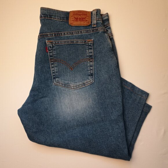 Levi's 515 Capris Size 16 High Rise Straight Leg Medium Wash - Picture 1 of 9
